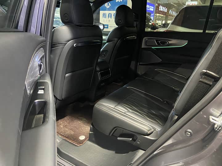 Фото 9 - GAC Trumpchi GS8