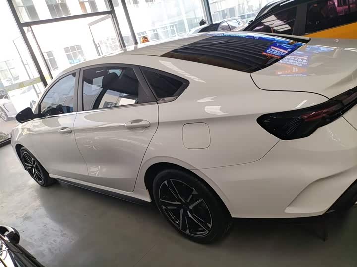 Фото 5 - Geely Binrui