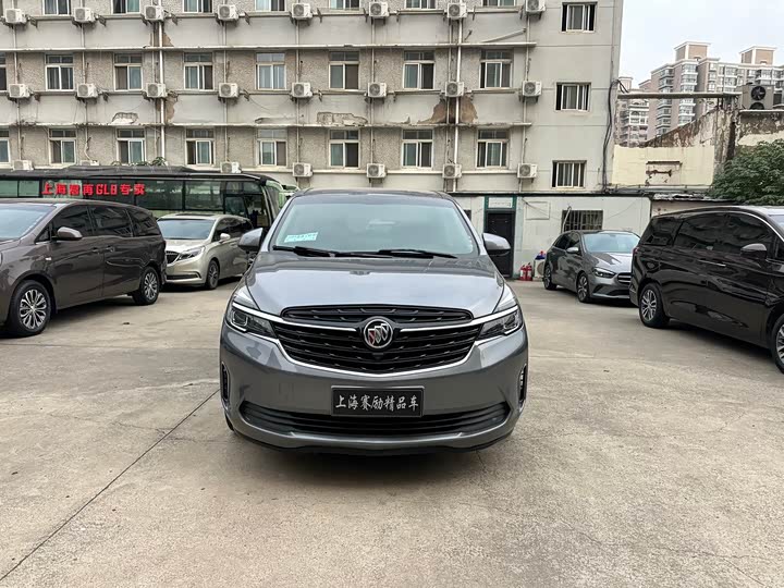 Фото 2 - Buick GL8 ES