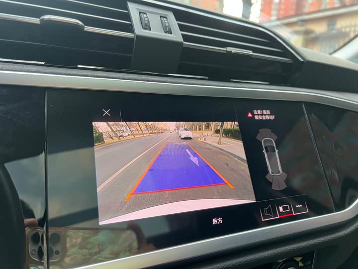 Фото 16 - Audi Q3