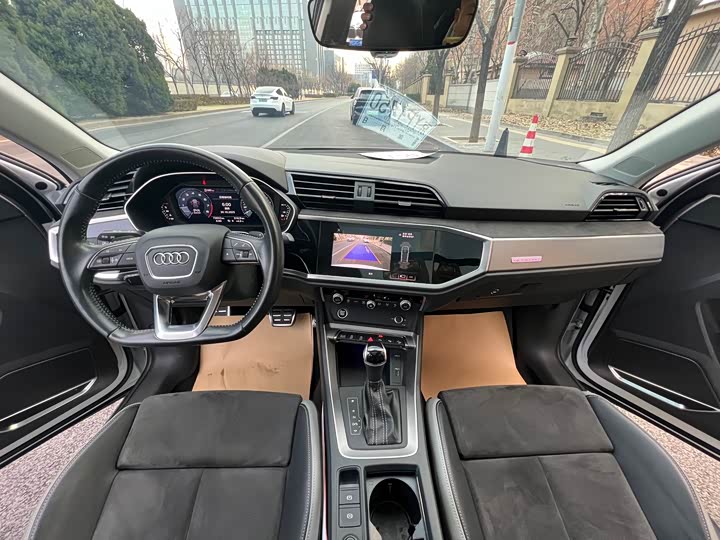 Фото 2 - Audi Q3