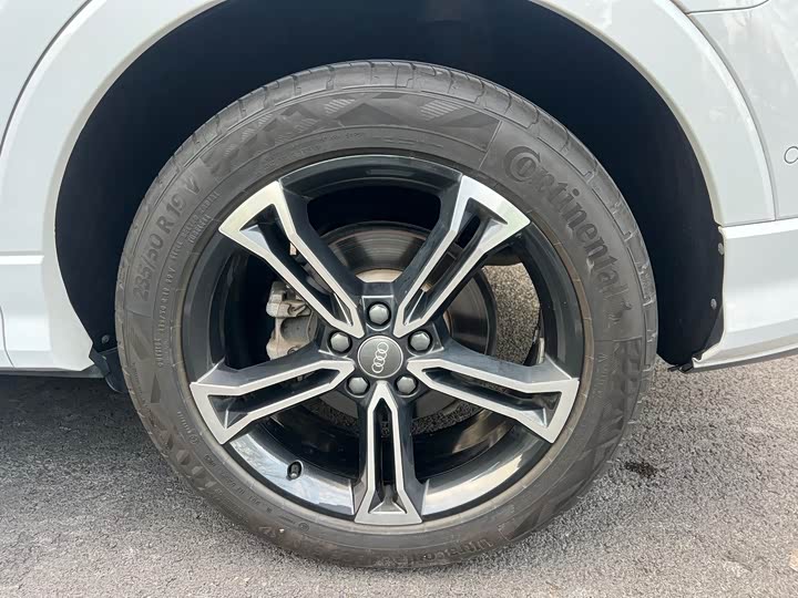 Фото 7 - Audi Q3