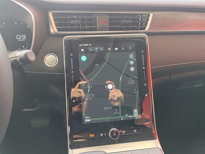 Фото 13 - Roewe RX5