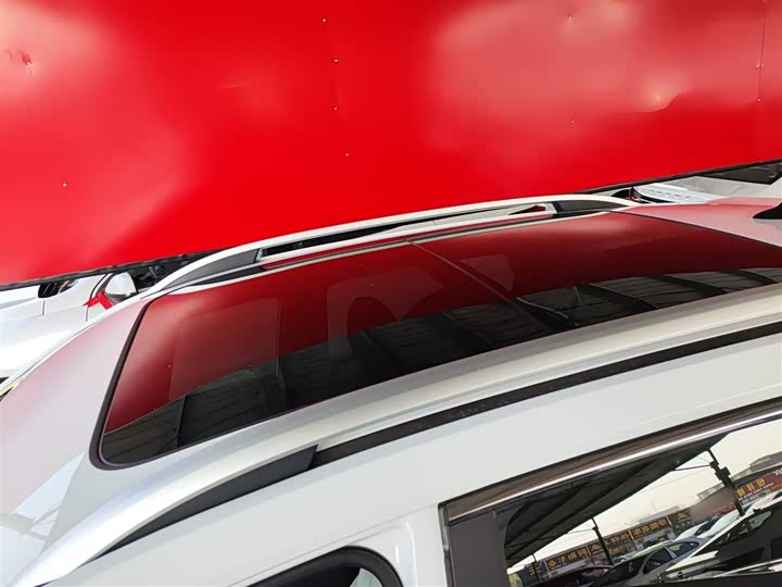 Фото 27 - Roewe RX5