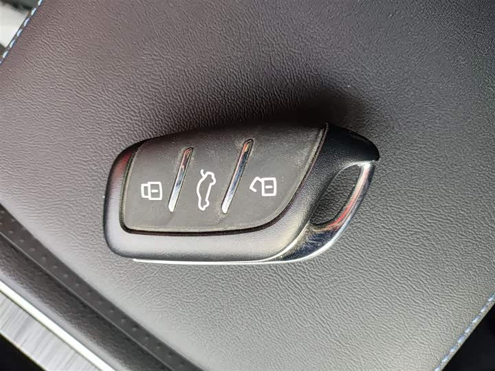 Фото 9 - Roewe RX5