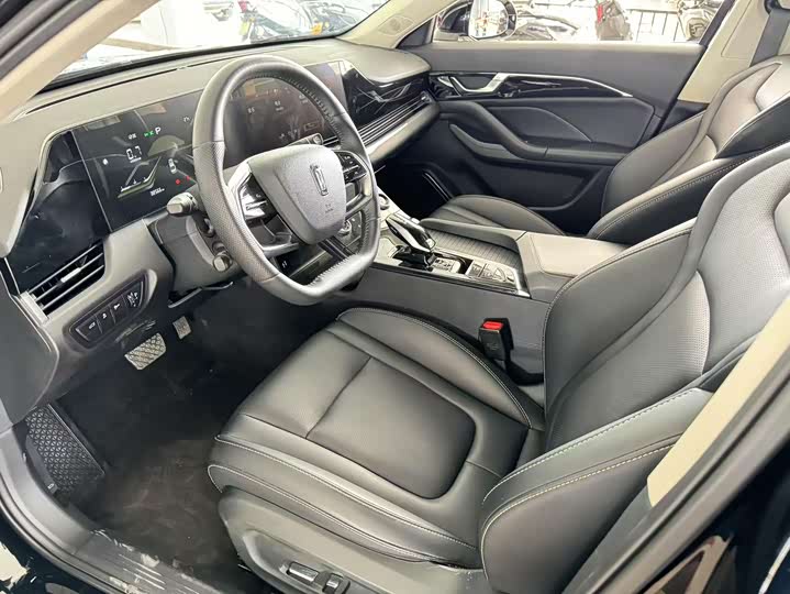 Фото 4 - Bestune B70