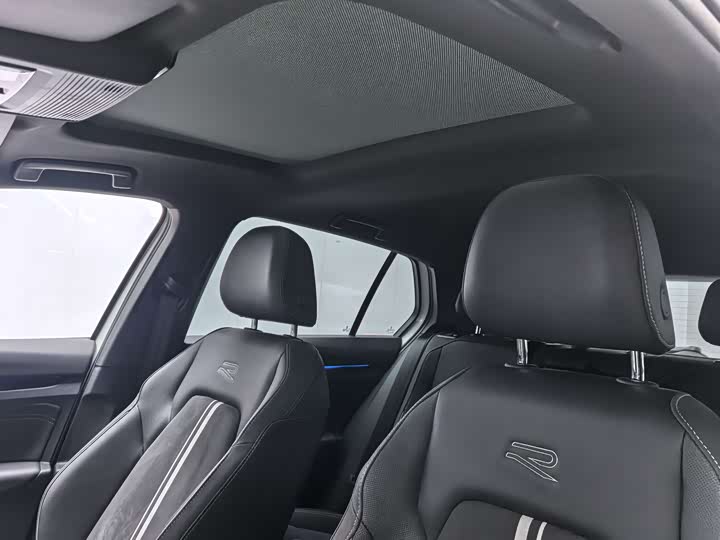 Фото 12 - Volkswagen Golf