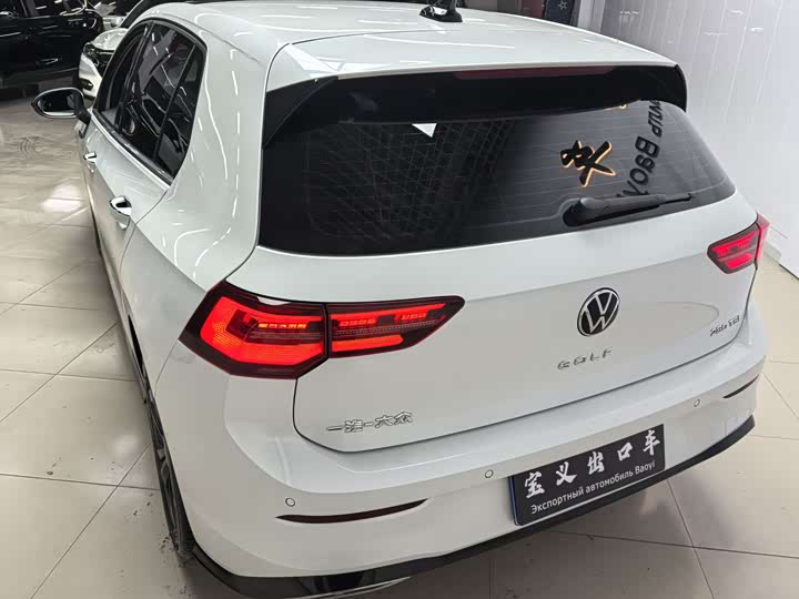 Фото 14 - Volkswagen Golf