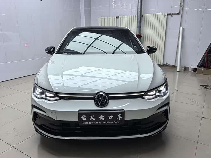 Фото 2 - Volkswagen Golf