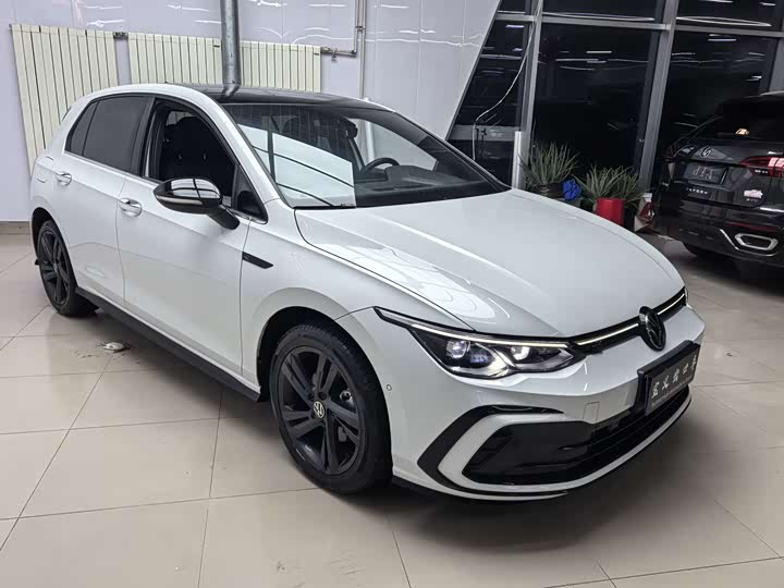 Фото 3 - Volkswagen Golf