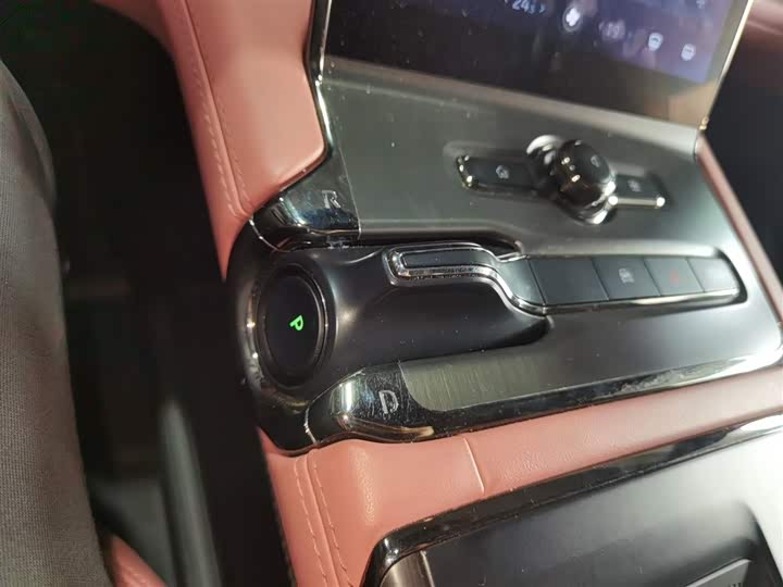 Фото 13 - Nio EC6