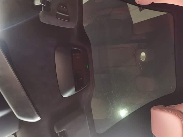 Фото 17 - Nio EC6