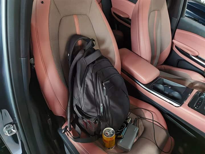 Фото 24 - Nio EC6