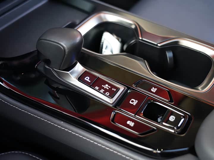 Фото 12 - Lexus NX