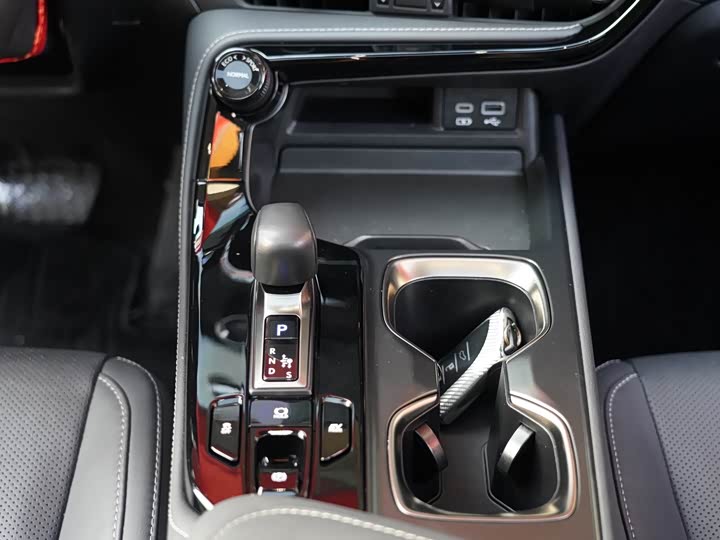 Фото 13 - Lexus NX