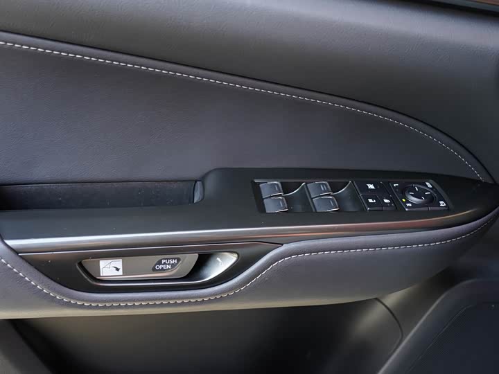 Фото 20 - Lexus NX