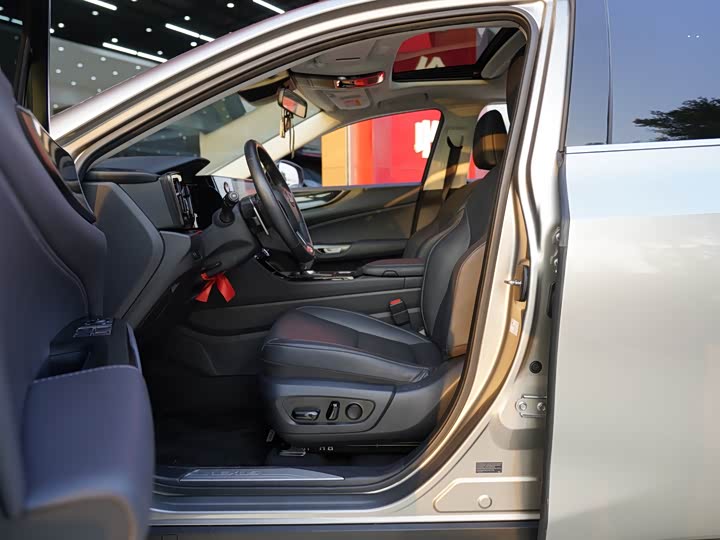 Фото 5 - Lexus NX