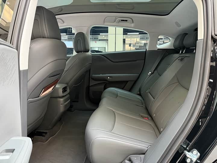 Фото 10 - XPeng G6