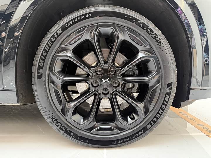 Фото 17 - XPeng G6