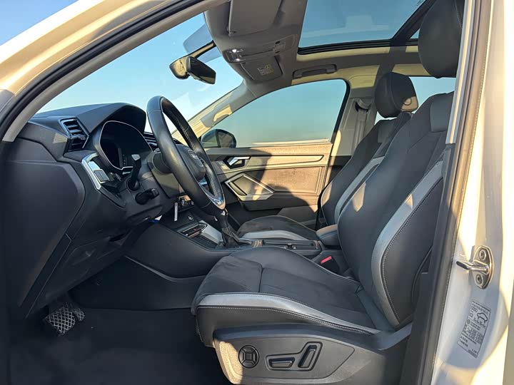 Фото 4 - Audi Q3