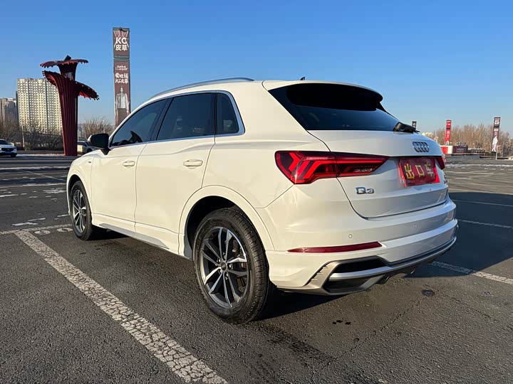 Фото 8 - Audi Q3