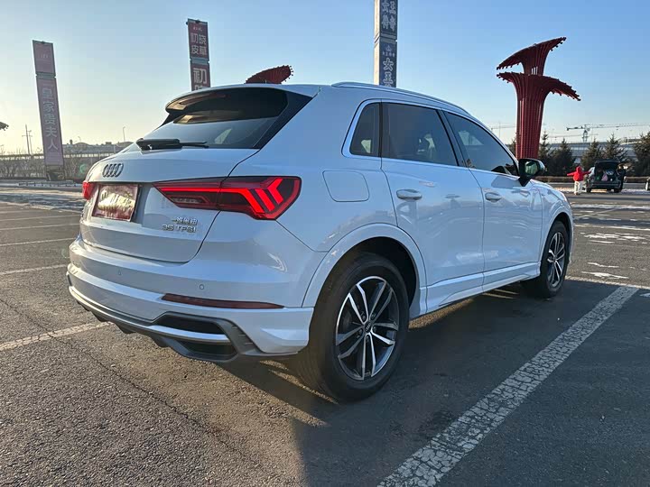 Фото 9 - Audi Q3