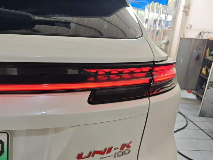 Фото 8 - Changan UNI-K Hybrid