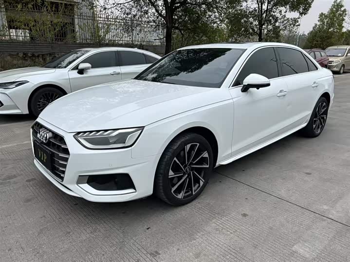 Фото 1 - Audi A4L