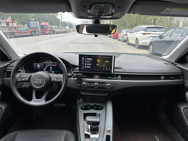 Фото 5 - Audi A4L