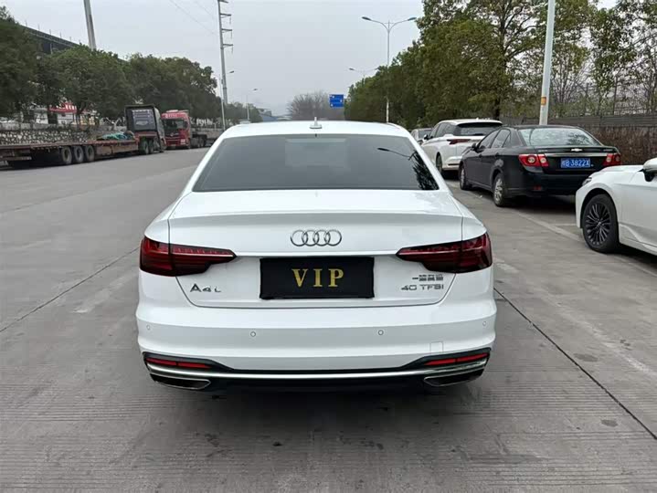 Фото 7 - Audi A4L