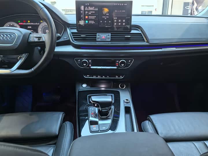 Фото 8 - Audi Q5L