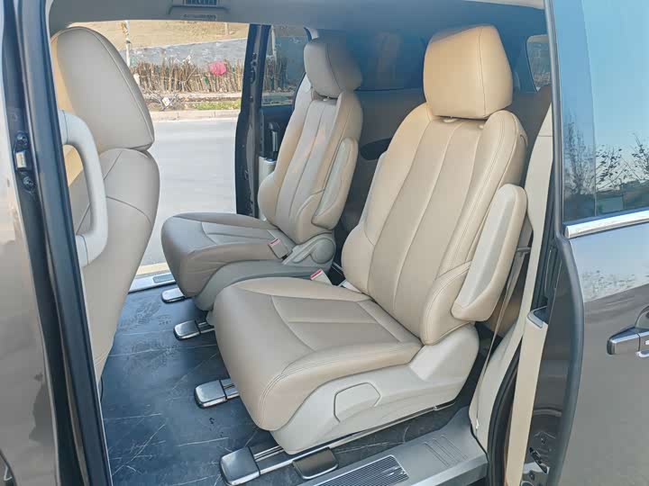 Фото 12 - Buick GL8 ES