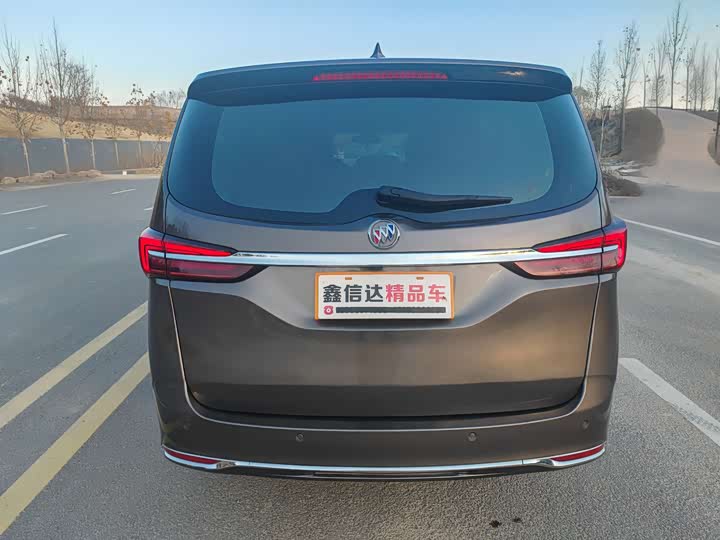 Фото 18 - Buick GL8 ES