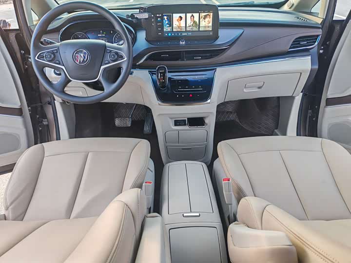 Фото 5 - Buick GL8 ES