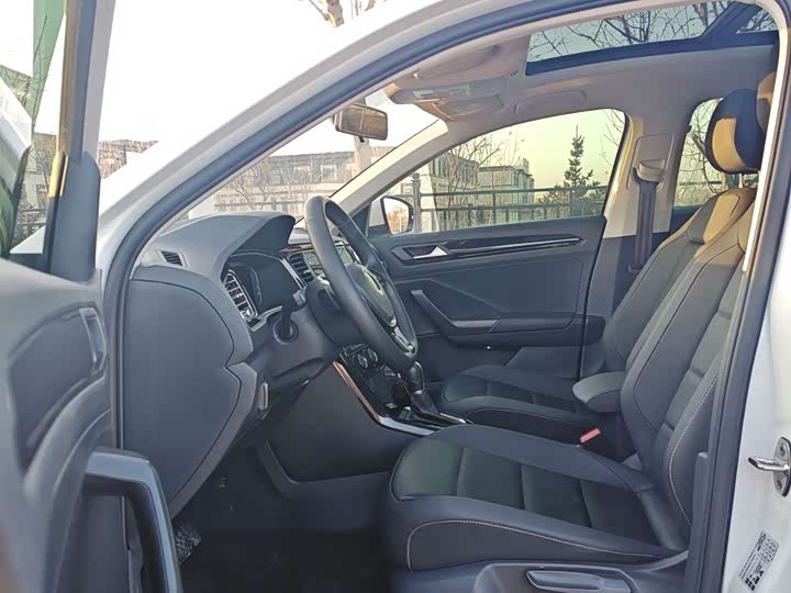 Фото 4 - Volkswagen T-Roc