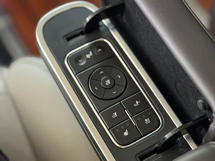 Фото 11 - GAC Trumpchi M8