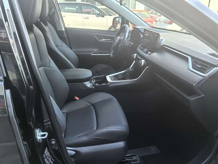 Фото 6 - Toyota Wildlander