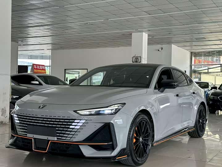 Фото 1 - Changan UNI-V