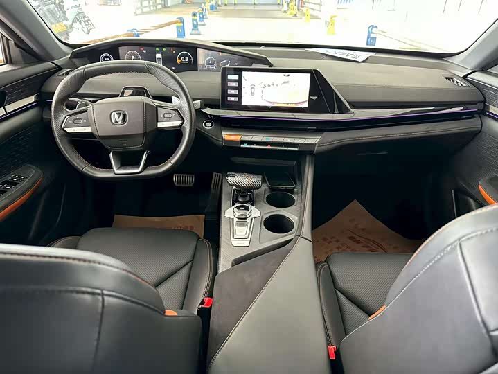 Фото 5 - Changan UNI-V