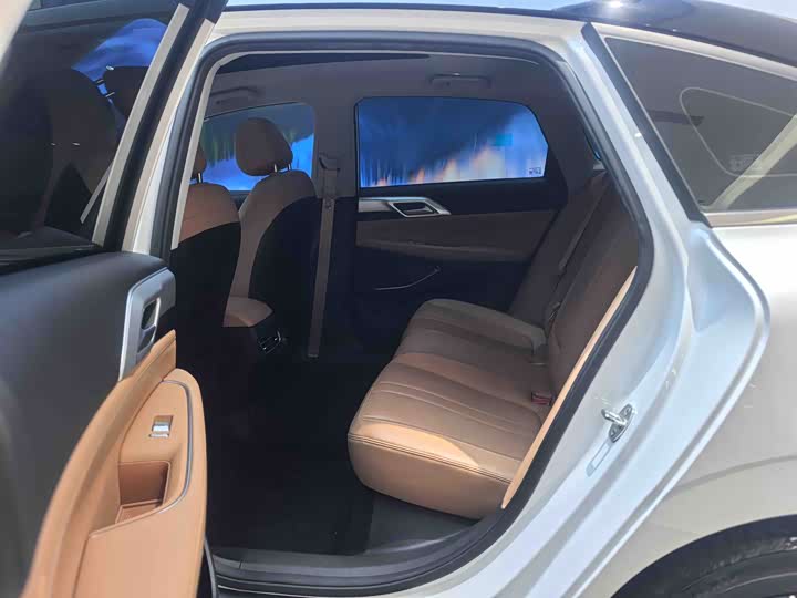 Фото 13 - XPeng P5