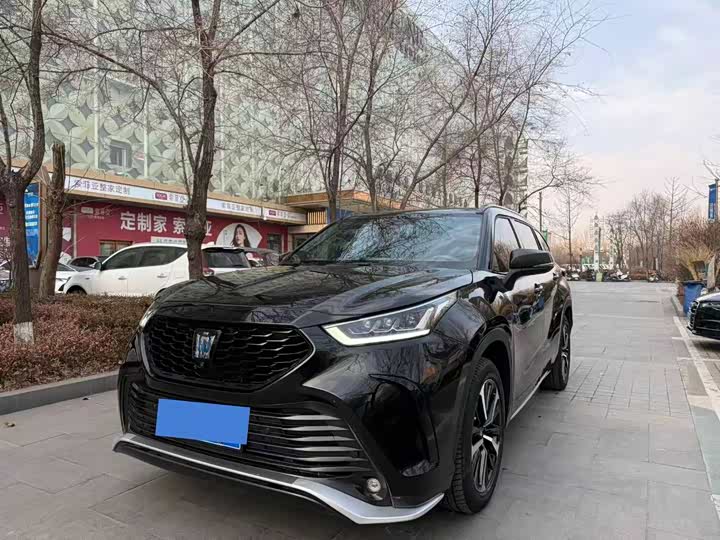 Фото 1 - Toyota Crown Kluger