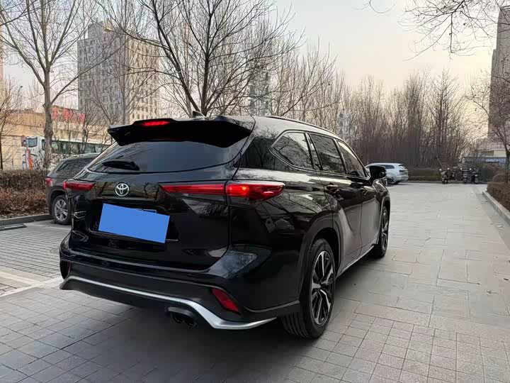 Фото 9 - Toyota Crown Kluger