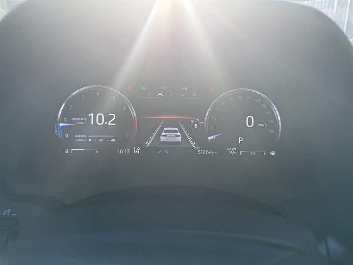 Фото 6 - Toyota Camry