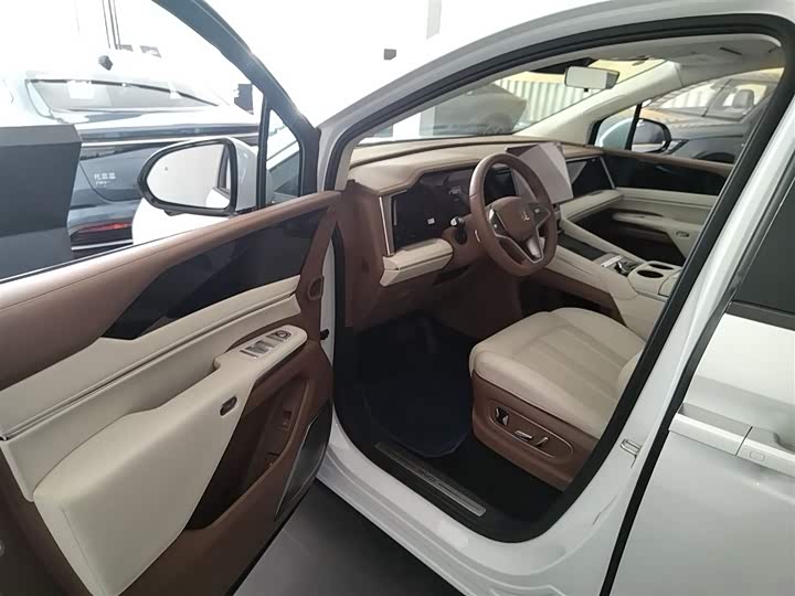 Фото 16 - BYD Xia