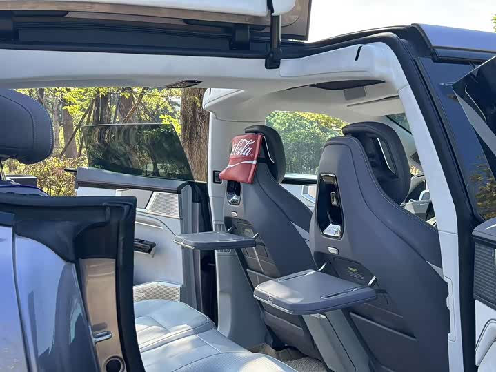 Фото 13 - HiPhi Y