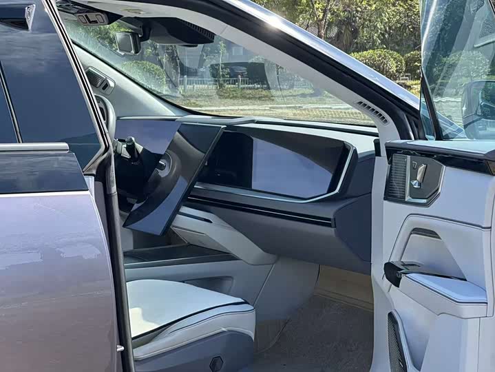 Фото 15 - HiPhi Y