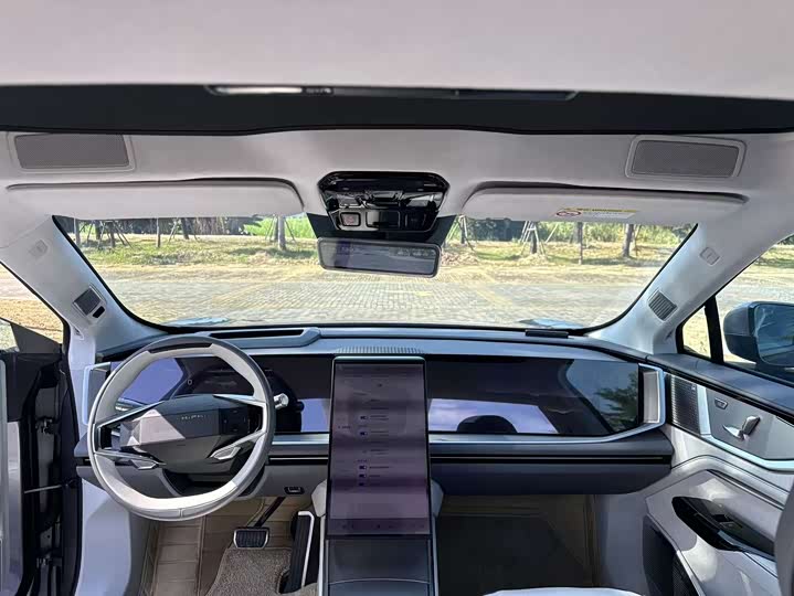 Фото 16 - HiPhi Y