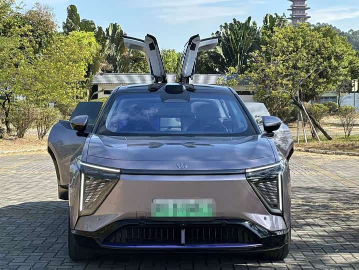 Фото 2 - HiPhi Y