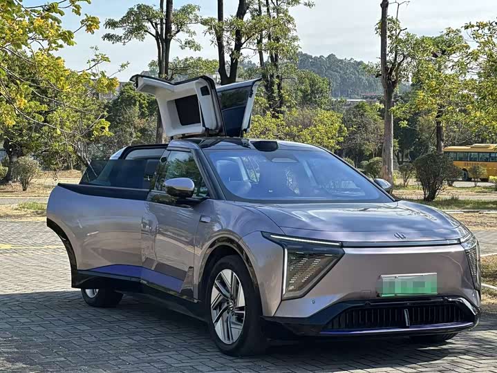 Фото 3 - HiPhi Y