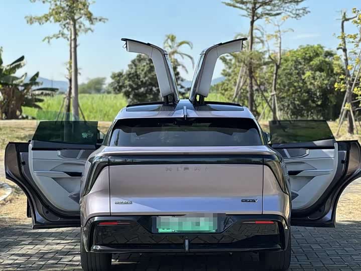 Фото 4 - HiPhi Y